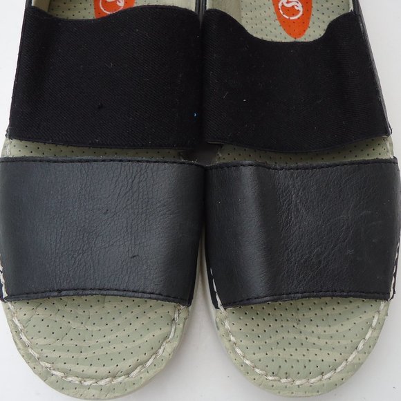 SIZE 8. Softinos leather sling back sandals . - Picture 3 of 16